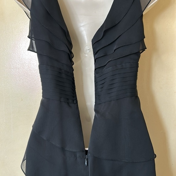 Adrianna Papell black ruffled cocktail dress size 4P - Picture 10 of 12